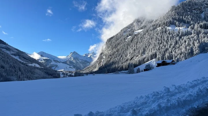 Winterhütte der Jugendgruppe Janual 2025 | © Copyright: DAV Sektion Isny